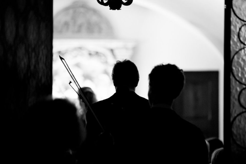 Vienna: Classic Ensemble Vienna in St. Peter's Church Ticket - Dress code and rules that affect your comfort