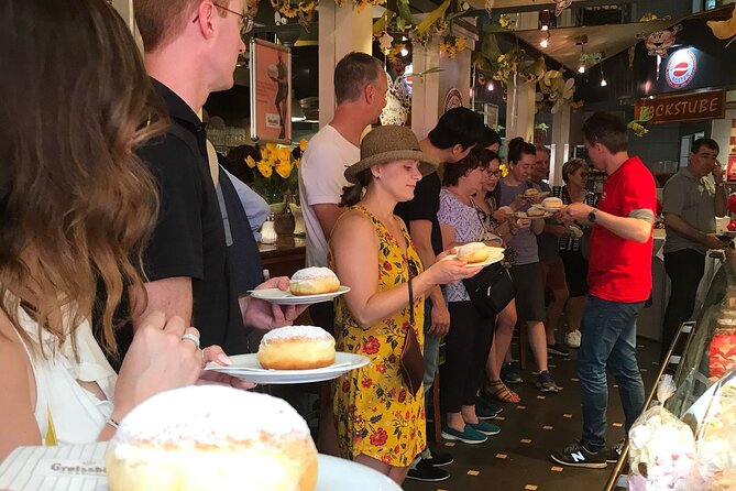 Vienna Coffee, Cake & Pastries Tour with Local Stories - A 3.5-hour Vienna dessert walk with local stories