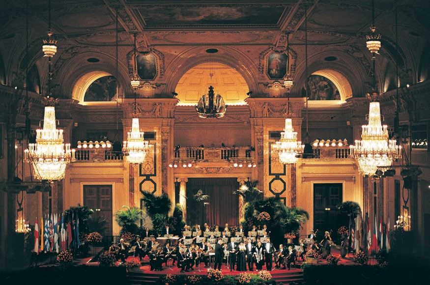 Vienna: Concert Tickets for Vienna Hofburg Orchestra - The 90-minute flow: what happens once the music starts