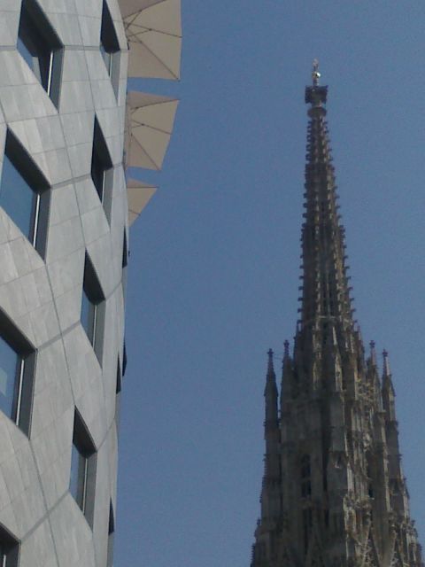 Vienna: Courtyards & Hidden Places Walking Tour - Palais Neupauer-Breuner and the Deutsches Haus: architecture you can read