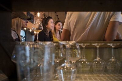 Vienna: Craft Beer Tasting Experience with Local Snacks - Four seasonal craft beers, rated like a pro