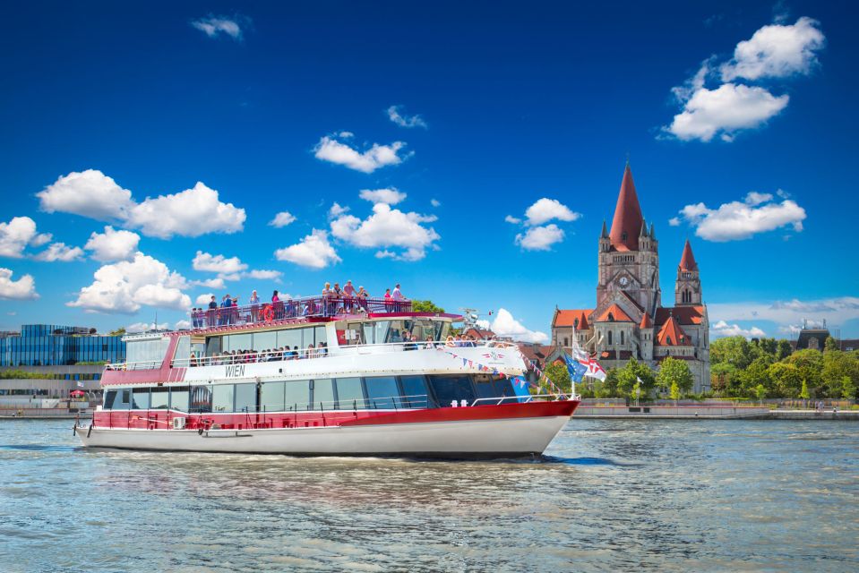 Vienna: Cruise and Schnitzel Tour - On-board Wiener Schnitzel: what is included and what you should know