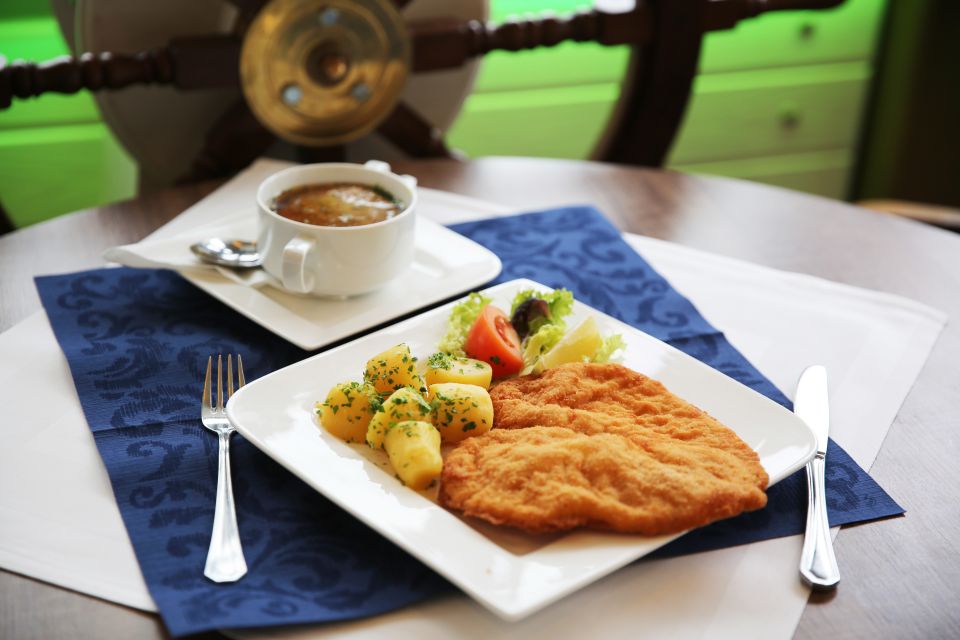 Vienna: Cruise and Schnitzel Tour - Timing and pacing: when this tour feels perfect