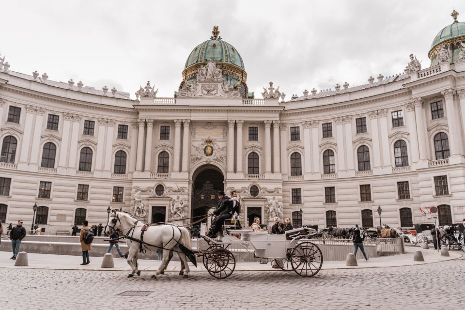 Vienna: Culinary Horse-Drawn Carriage Experience - From Albertina to the old town: the carriage ride vibe