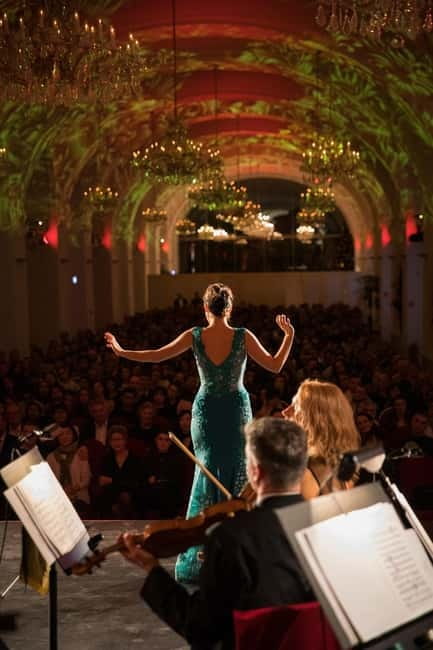 Vienna: Dinner & Concert at Schönbrunn Palace - From ticket exchange to walking between stops: the flow to plan