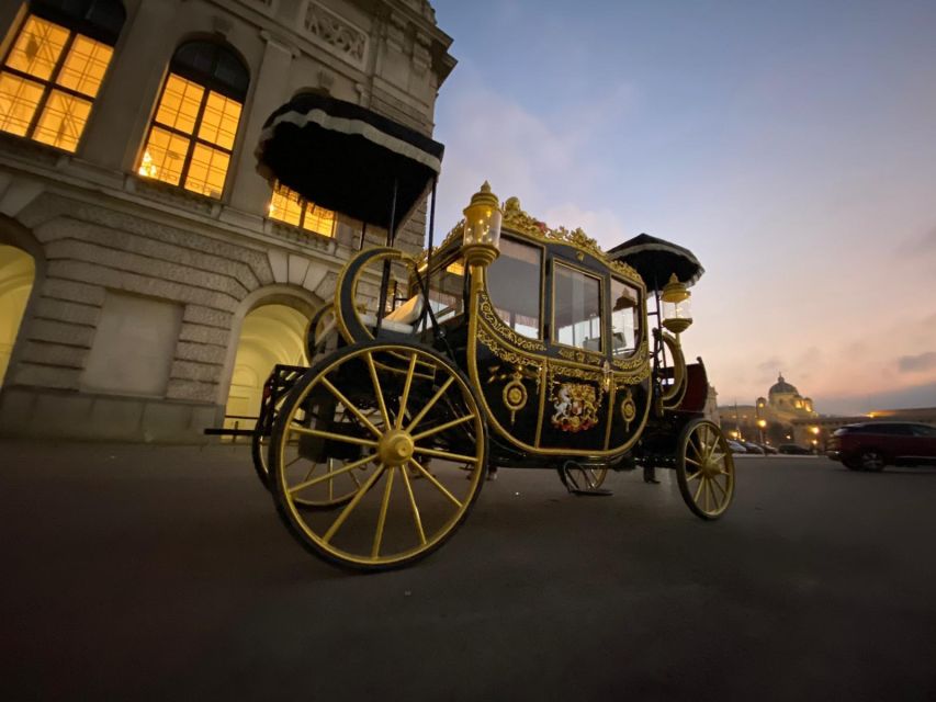 Vienna: Electric-Imperial Carriage Sightseeing Tour - Drinks, Wi‑Fi, and the calm convenience that makes the hour easier