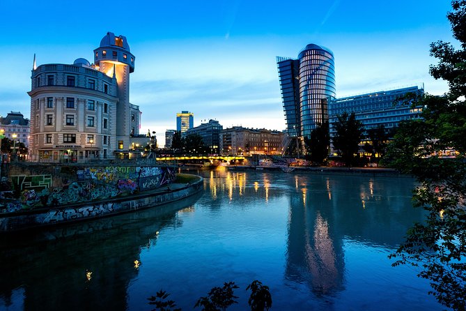 Vienna Evening Sightseeing Cruise With Music and Dinner - Getting on the boat at Handelskai 265 without stress