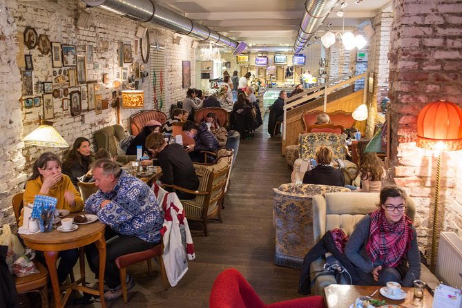 Vienna for Food Lovers: Cafés, Markets & Austrian Cuisine - Café Korb: The Strudel and Coffee Stop That Changes the Pace