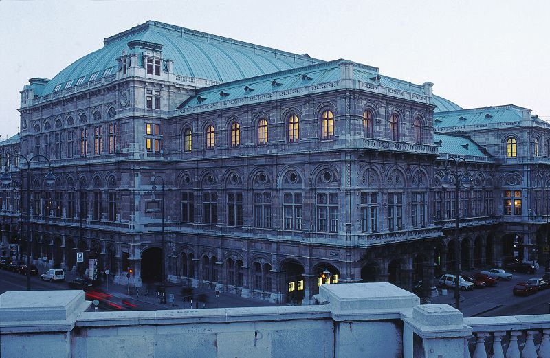 Vienna: Full-Day Private Tour including Schönbrunn Palace - The Ringstraße Drive: Imperial Vienna From a Private Vehicle