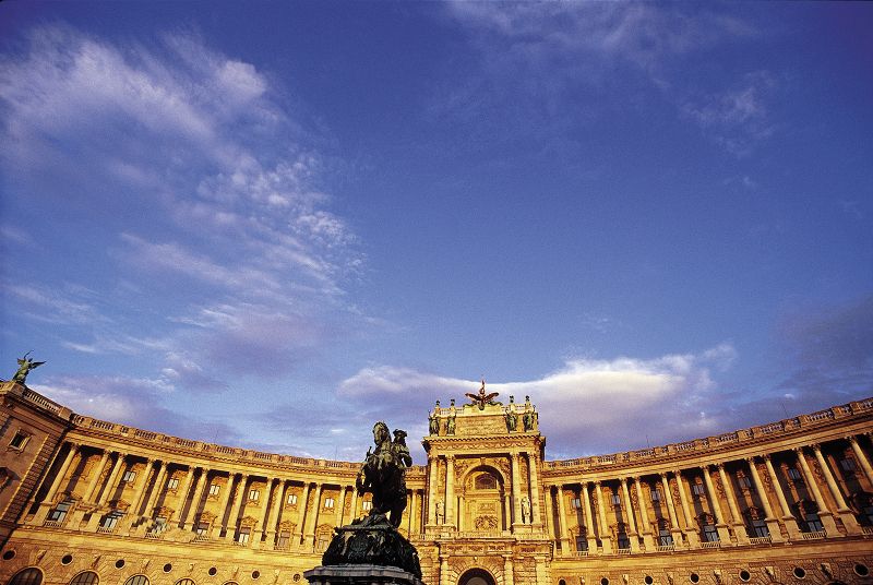 Vienna: Full-Day Private Tour including Schönbrunn Palace - Private Guide and Chauffeur: Where the Day Really Gets Good