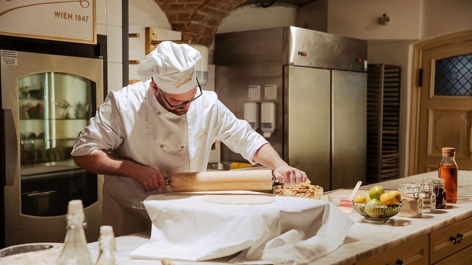 Vienna: Gerstner KuK Hofzuckerbäcker Baking Show & Tasting - Key Things to Know Before You Go