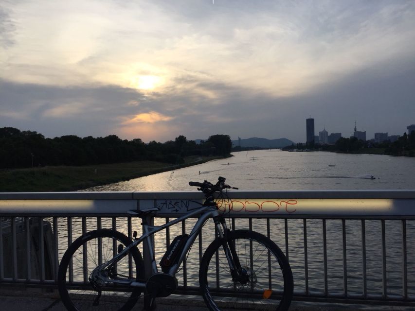 Vienna: Guided E-Bike Tour - Stephansplatz to Schwarzenbergplatz: Old Town Energy with a View to Belvedere