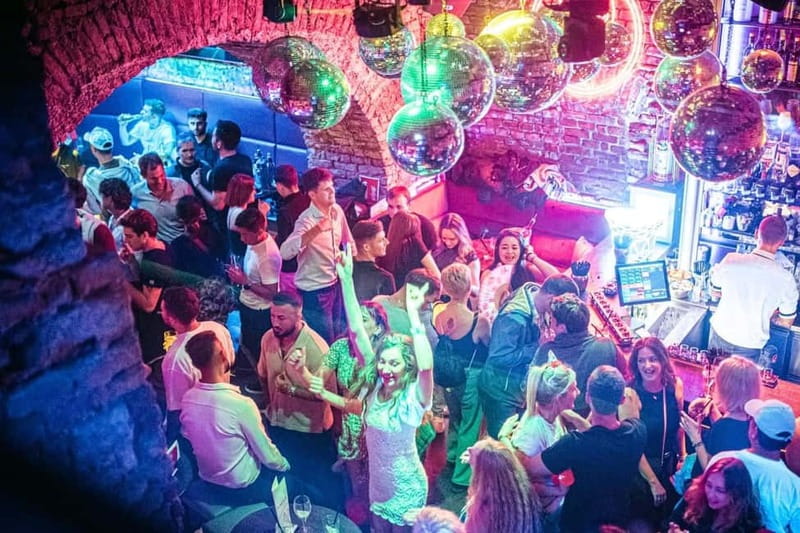 Vienna: Guided Pub Crawl with Club Entry - Vienna in a Four-Hour Bite: What $11 Actually Covers