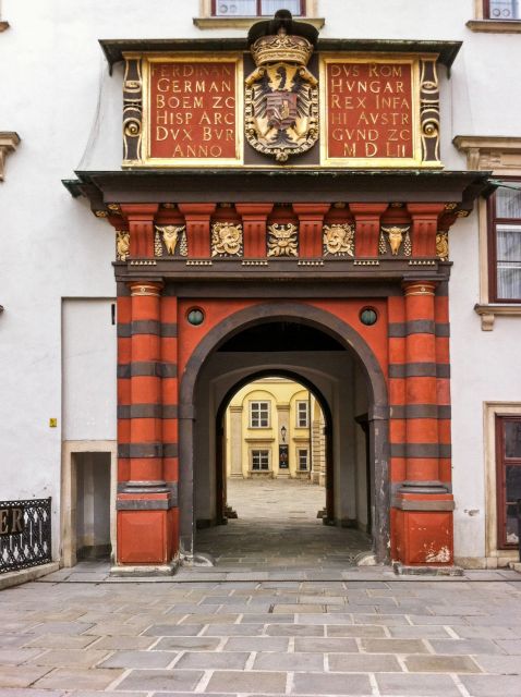 Vienna: Guided Walking Tour of City Center Highlights - What Guides Bring to the Experience (Names You Might Hear)