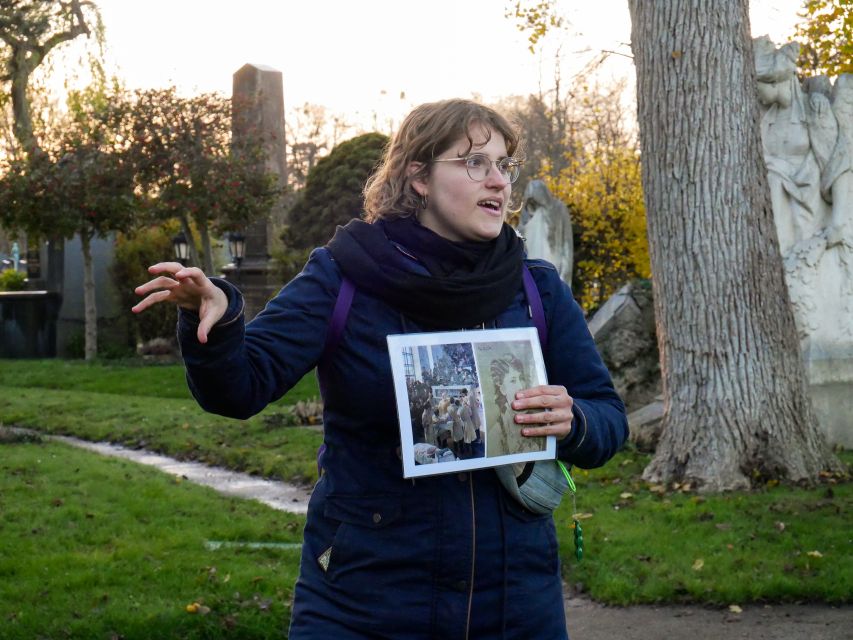 Vienna: Guided Walking Tour of the Central Cemetery - At Tor 2: Where to Start and How to Find Your Guide Fast