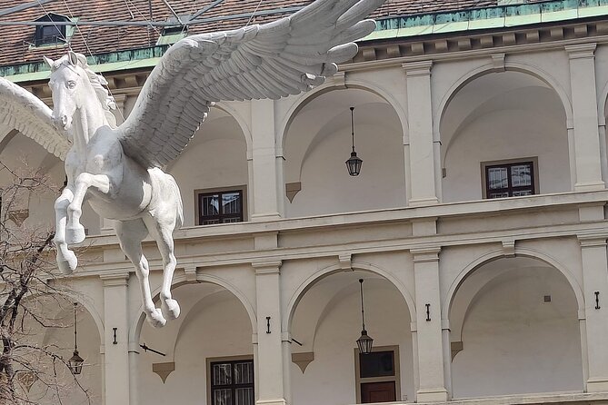 Vienna Highlight Tour - yue walk - Stallburg and the Imperial Courtyard World: Horses and Power