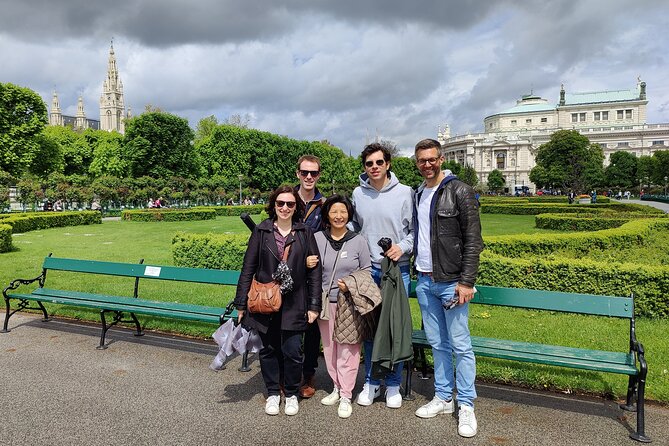 Vienna Highlight Tour - yue walk - The Hofburg: When Vienna’s Center of Gravity Becomes Clear