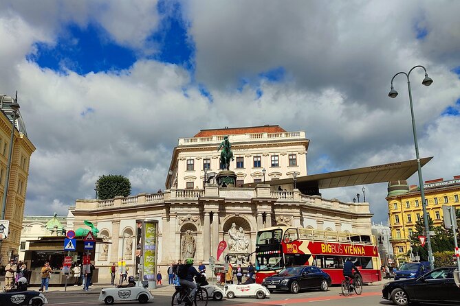 Vienna Highlight Tour - yue walk - Maria Theresien Square and Sisi Museum Area: Two Forms of Female Icon Power