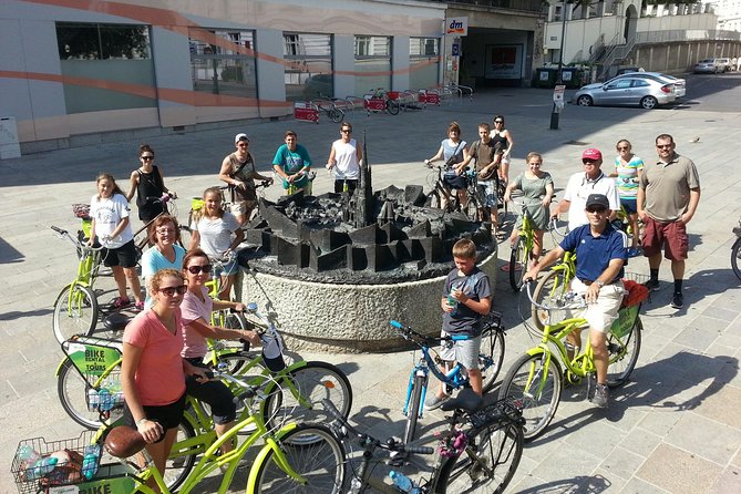 Vienna Highlights Small-Group Bike Tour - Riding Vienna by bike: what makes this tour tick