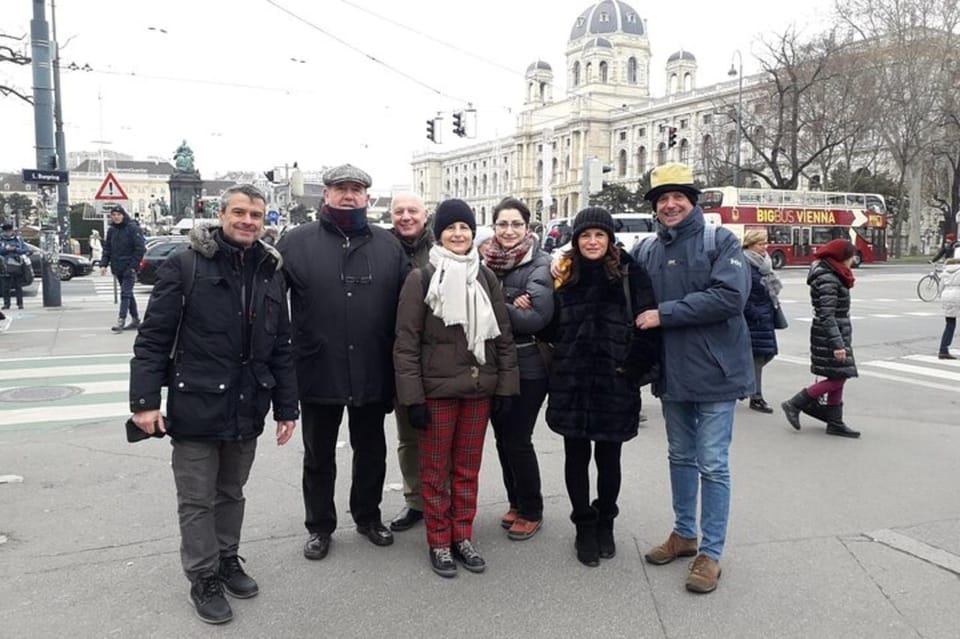 Vienna: Highlights Walking Tour with a Local Guide - Kunsthistorisches Museum: why palaces feel different from museums