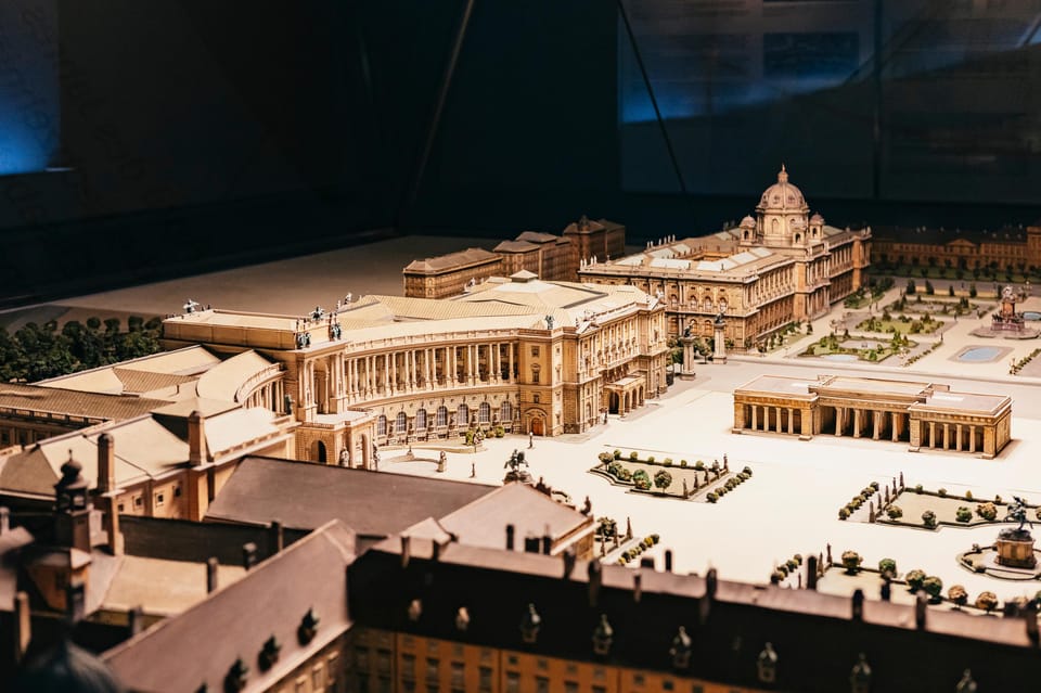 Vienna: Hofburg and Empress Sisi Museum Guided Tour - Who should book this Hofburg and Sisi tour