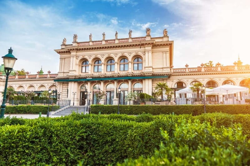 Vienna: Old Town Highlights Private or Group Walking Tour - St. Peter’s Church on the 3-hour private tour: Baroque inside (with free entry)
