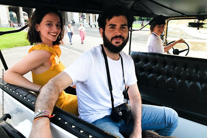 Vienna Oldtimer Tour (60 min) Incl. bottle of Prosecco - Quick hits before you go