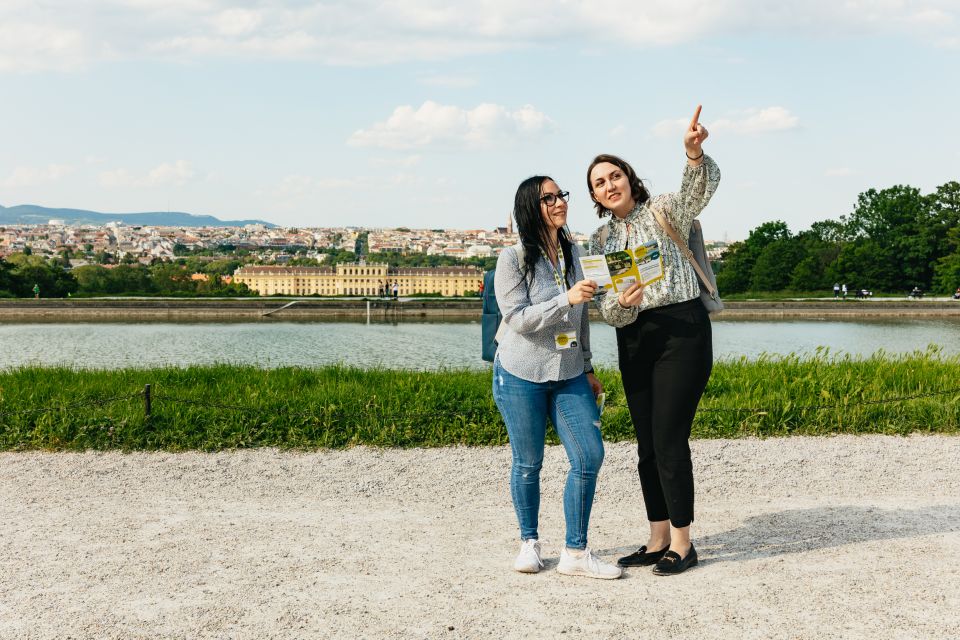 Vienna: Panorama Train Tickets to explore Schönbrunn Palace - How the route works: 9 stops, set operating hours, and a timing plan