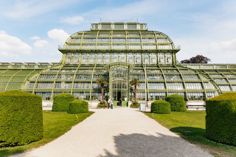 Vienna: Panorama Train Tickets to explore Schönbrunn Palace - Start at Schönbrunn Palace: your easiest entry into the grounds