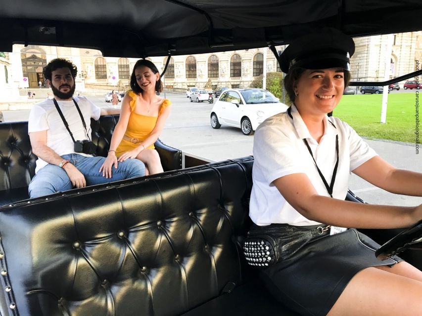 Vienna: Private Electric Car Sightseeing Tour - Wi‑Fi and the complimentary bottle: small perks, real comfort