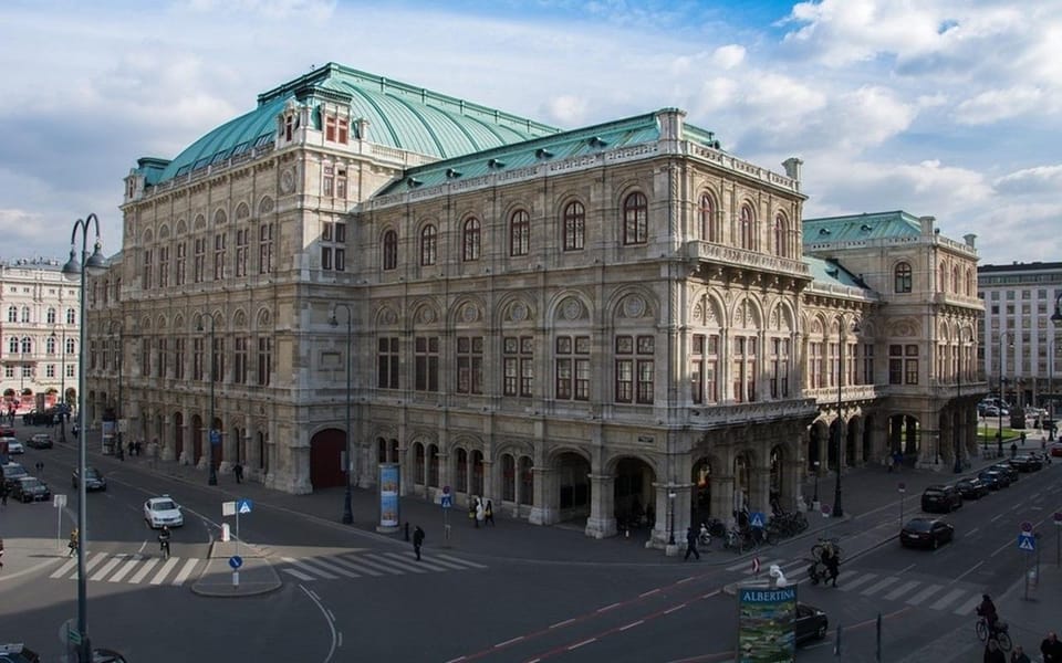 Vienna: Private Half-Day Sightseeing Tour - Schönbrunn Palace: the must-see palace, timed for a half-day