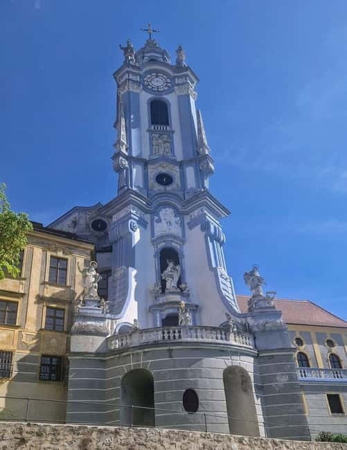Vienna: Private Wachau tour to Dürnstein and Melk - Wine tasting in the Wachau: small, local, and easy