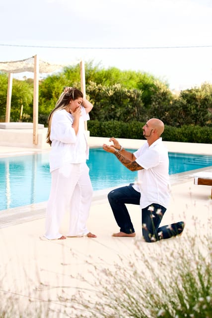 Vienna: Professional Proposal Photographer - Discreet coverage: surprise proposals and planned shoots handled differently