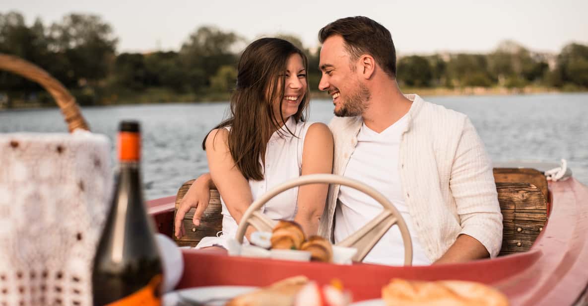 Vienna: Retro Boat Tour on the Danube River with Picnic - Key highlights worth planning for