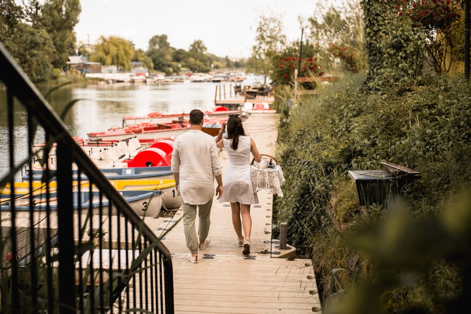 Vienna: Retro Boat Tour on the Danube River with Picnic - Rain on the Old Danube: why the weather won’t always match the rest of Vienna