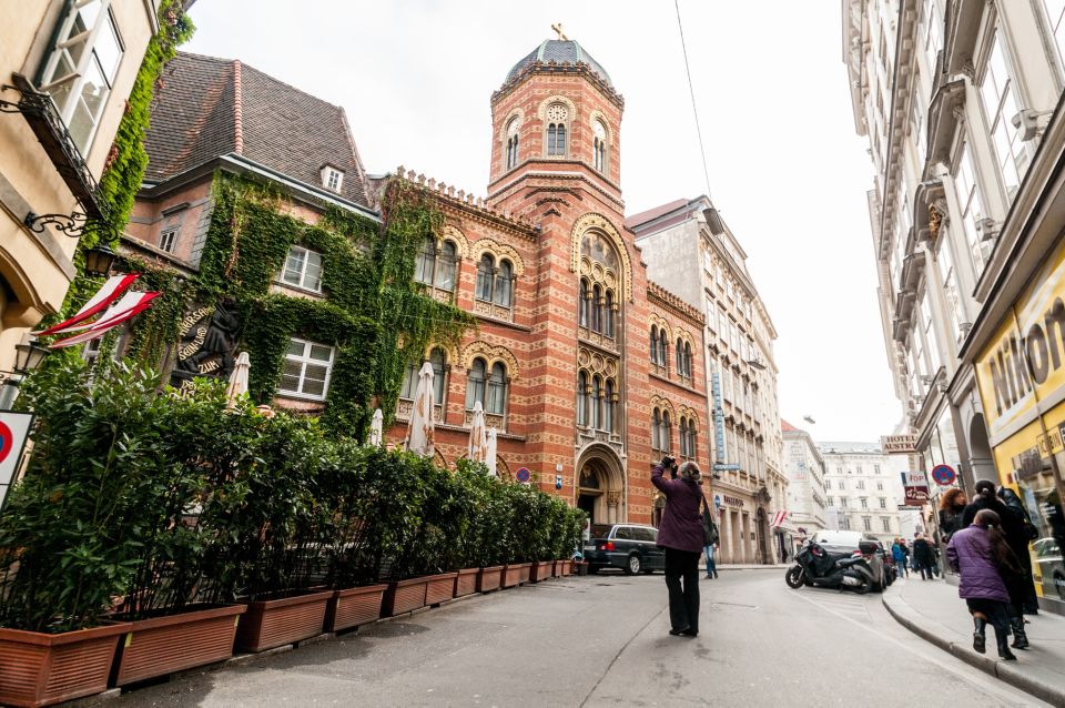 Vienna: Romantic Old Town 2-Hour Discovery Tour - Starting at Hoher Markt and the Anchor Clock: why this spot works