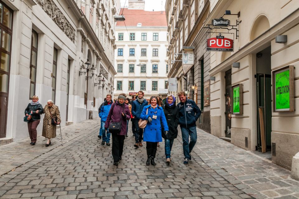 Vienna: Romantic Old Town 2-Hour Discovery Tour - Myths and legends: animal ornaments you can actually find