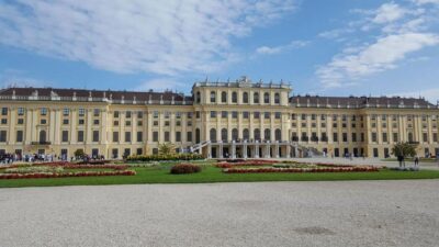 Vienna: Schönbrunn Palace & Christmas Market Walking Tour - The Garden Stop: Why It Fits the 2-Hour Pace
