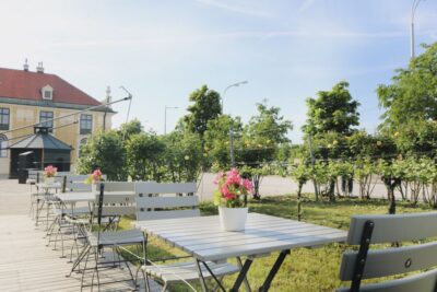 Vienna: Schönbrunn Palace Entry Ticket with Lunch - Finding Joseph II Restaurant: the meeting point that saves time