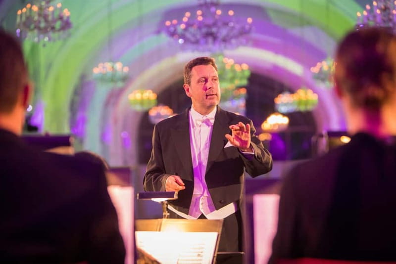 Vienna: Schönbrunn Palace Evening Tour, Dinner and Concert - After-hours palace tour: what the 16-language audio guide gives you