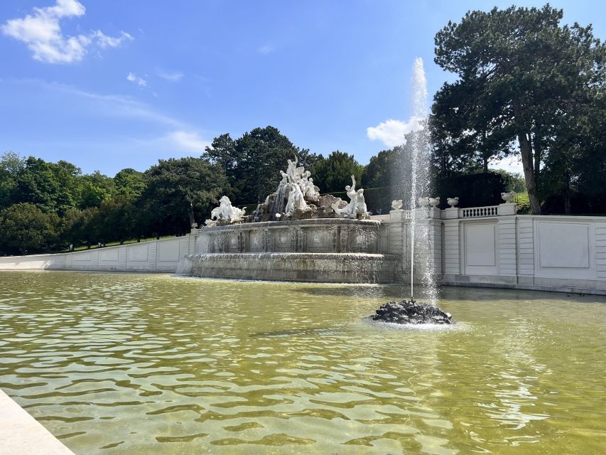 Vienna: Schönbrunn Palace & Garden Skip-the-Line Guided Tour - Why skip-the-line matters at Schönbrunn