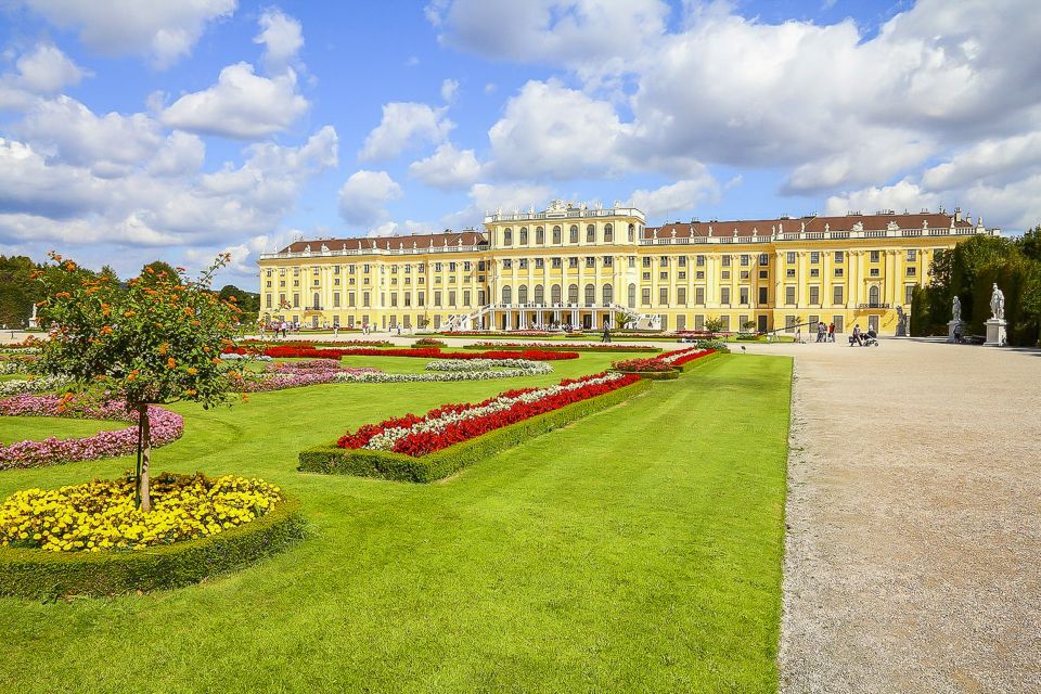 Vienna: Schönbrunn Palace & Gardens Skip-the-Line Tour - Audio setup: how you’ll hear the guide in big rooms