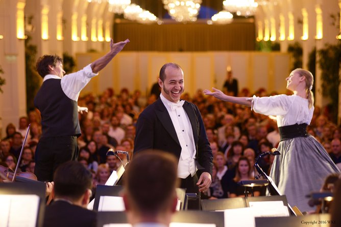 Vienna: Schönbrunn Palace Tour at 7 PM & Classical Concert - Should you book this after-hours Schönbrunn + Orangery concert?