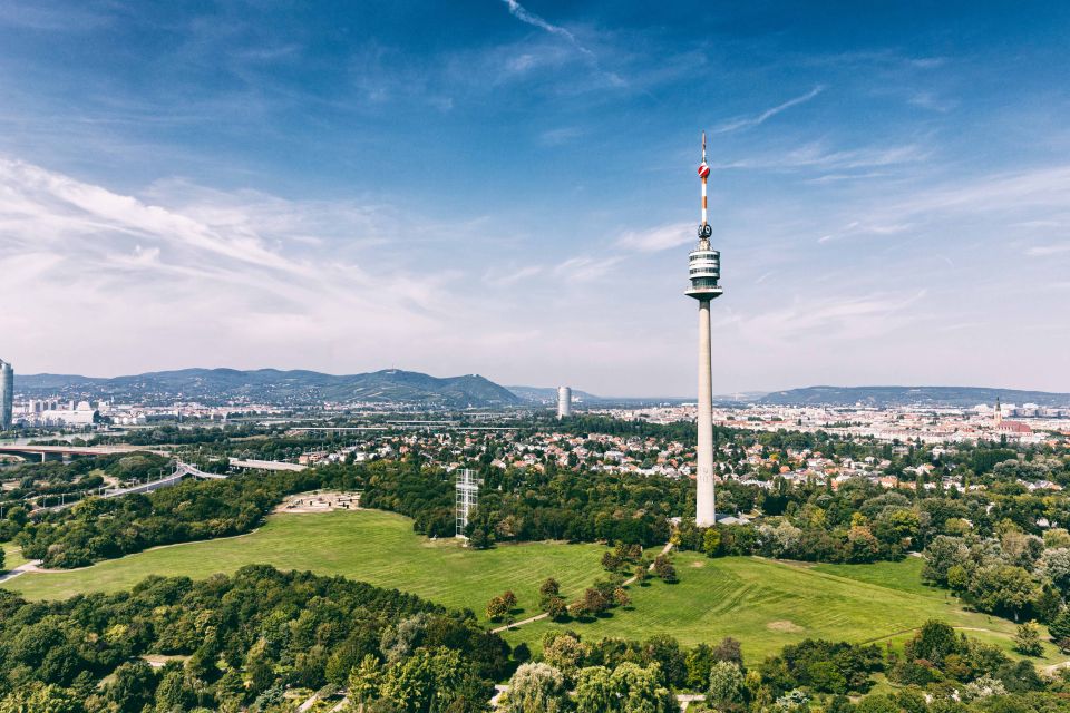 Vienna: Skip-the-Line Entrance Ticket to the Danube Tower - What you see from the top: Danube views and the “orientation effect”