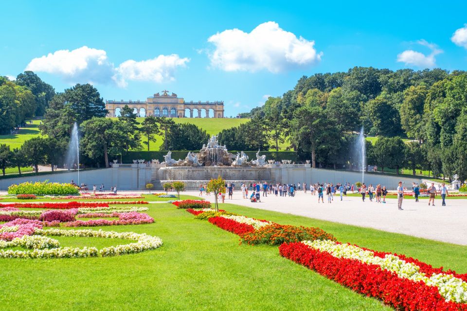 Vienna: Skip-the-Line Schönbrunn Palace & Gardens Tour - Café Gerstner meeting point: how to find your group fast