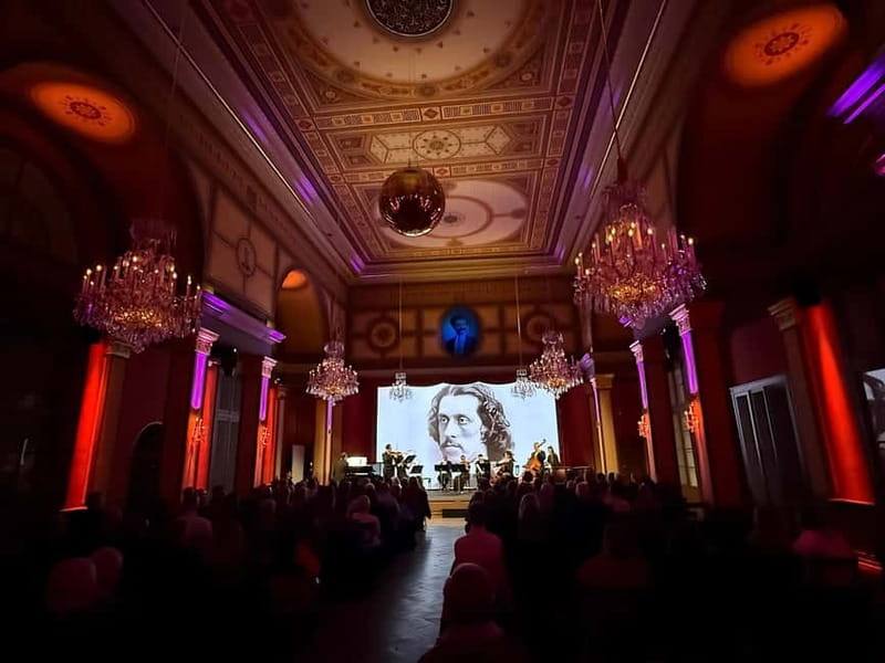 Vienna: Strauss Classical Concert with Soprano & Light Show - Timing That Works: Museum at 19:00, Hall at 20:00, Concert 20:30
