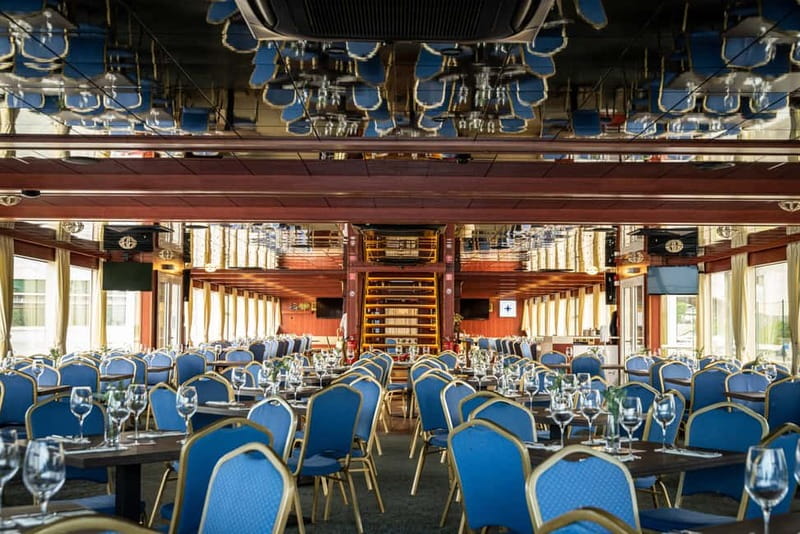 Vienna: Sunset Summer Cruise - Dinner buffet and cocktail: what to expect from the onboard meal