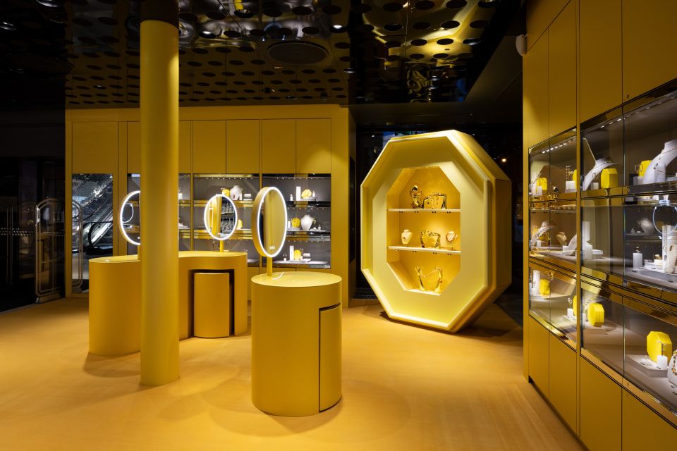 Vienna: Swarovski House Tour with Champagne and Gift - Entering Swarovski House spaces: art first, then story