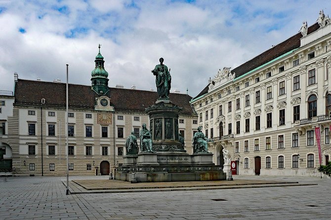 Vienna: The Great Plague Exploration Game - Stephansplatz puzzle to Stock im Eisen: two quick detours with payoffs