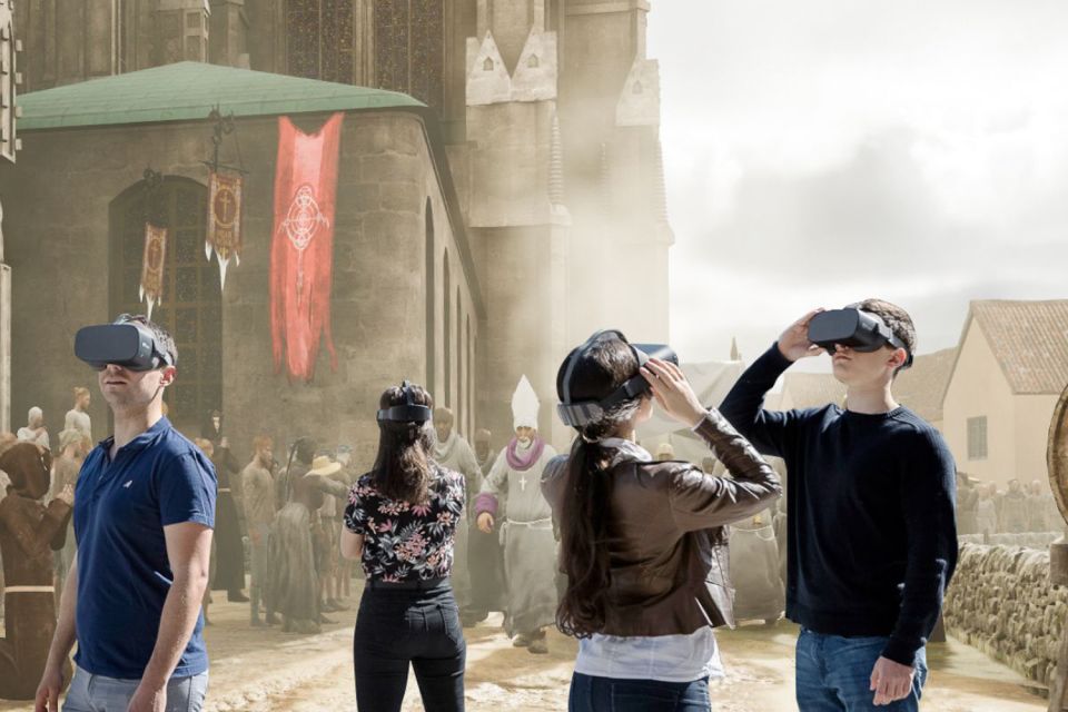 Vienna: Time Traveling Virtual Reality Sightseeing Tour - Live Guide + Audioguide: How the Story Lands in Your Language